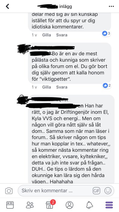 Skärmdump från diskussionsforum där användare debatterar anlita elektriker och ger råd om elinstallationer i en kommentarstråd.