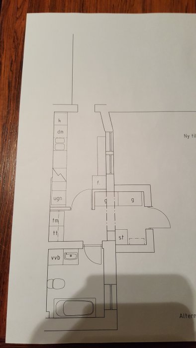 Ritning av köksrenoveringsplan med markerade områden för demontering och ny design.