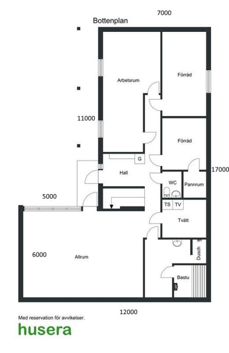 Planritning över en suterrängvilla med utmärkta rum som arbetsrum, tvättstuga och bastu. Trädgård markerad till vänster och källarvägg till höger.