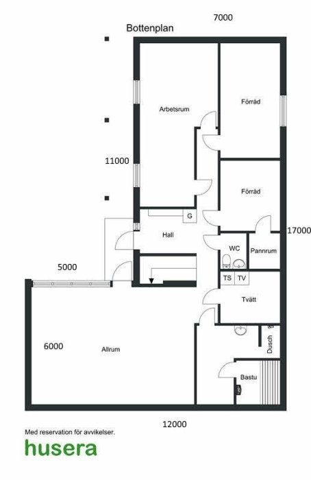 Ritning av bottenvåningen i ett hus med arbetsrum, förråd, hall, WC, pannrum, tvättutrymme, bastu och allrum.