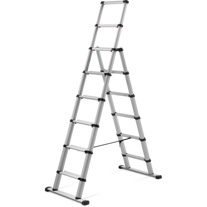 Teleskopsstege i metall utan fötter står fritt, i gott skick, till salu.