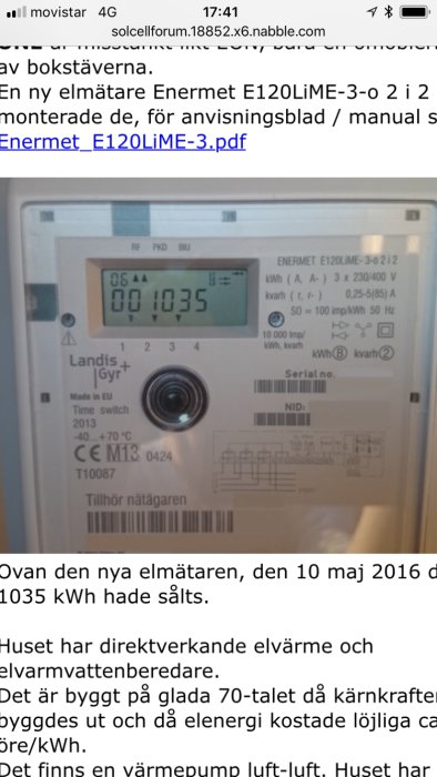 Elmätare Landis+Gyr visar strömförbrukning med pilikoner för strömriktning.
