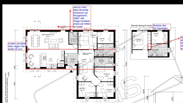 Arkitektritning av husplan med anteckningar och ändringar markerade i rött.