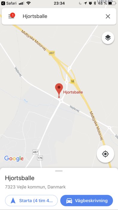 Skärmdump av Google Maps som visar en röd markör vid orten Hjortsballe i Danmark.