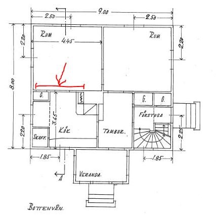 Planritning av en våning i ett hus från 30-talet med markerad vägg mellan kök och angränsande rum.