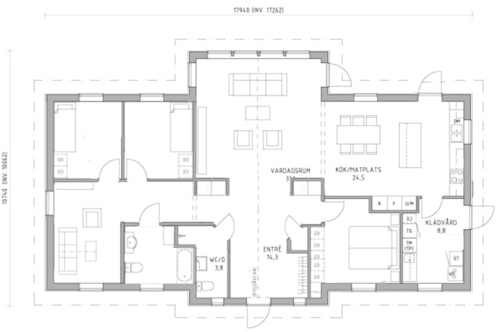 Ritning av en 145 kvm villa med effektiv planlösning, inklusive kök, vardagsrum, sovrum och tvättstuga.