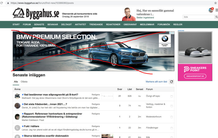 Skärmdump av forum med en stor annons för BMW högst upp som korsas av röda streck.