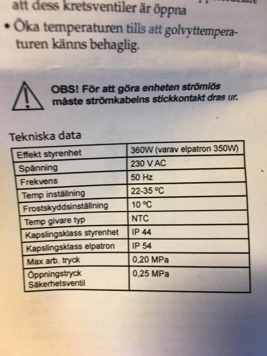 Teknisk specifikation för byggprodukt med varningar och prestandadata såsom effekt och spänning.