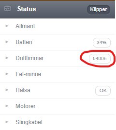 Skärmklipp av statusmeny som visar 5400 drifttimmar för en maskin markerat med rött.