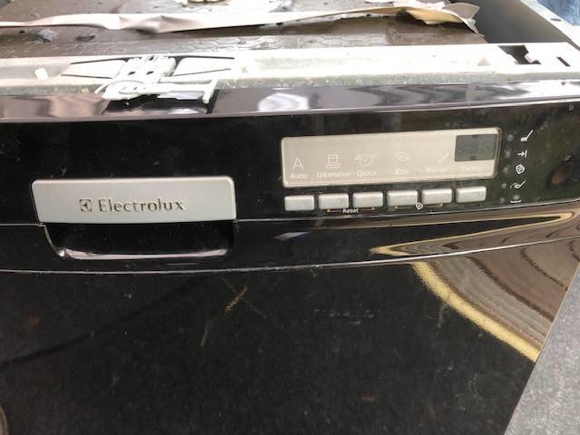 Electrolux diskmaskinspanel med programväljare och felkod 20 på displayen.