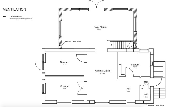 Arkitektritning av husplan med markerade till- och frånluftsventiler för ett ventilationssystem.
