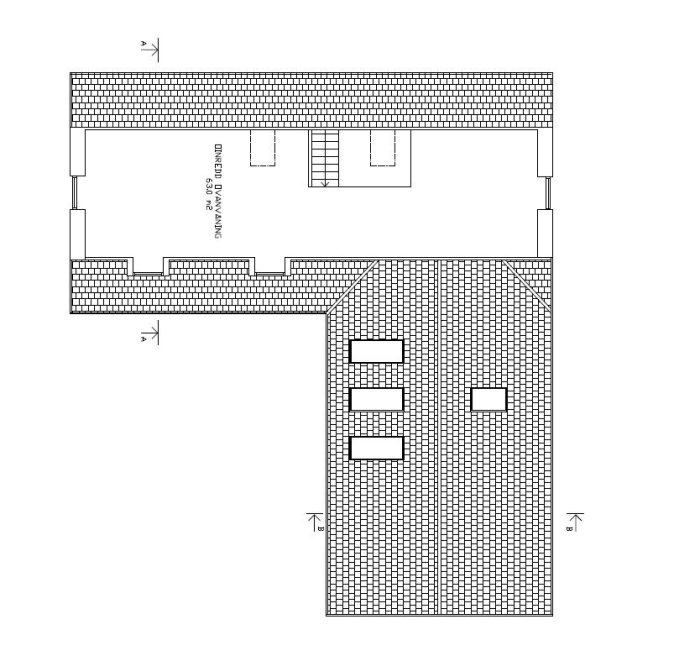 Arkitektritning av en våningsplanslayout för ett hus med måttangivelser.