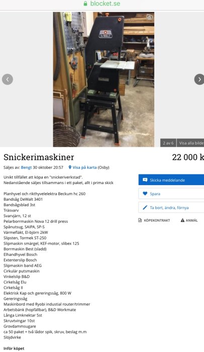 Dewalt bandsågmaskin i en snickarverkstad med diverse verktyg och maskiner i bakgrunden.