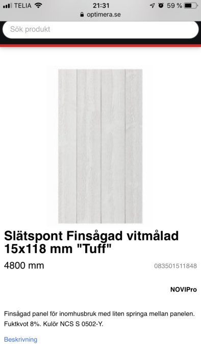 Vitmålad slätpanel för innertak, finsågad med liten springa mellan brädorna.