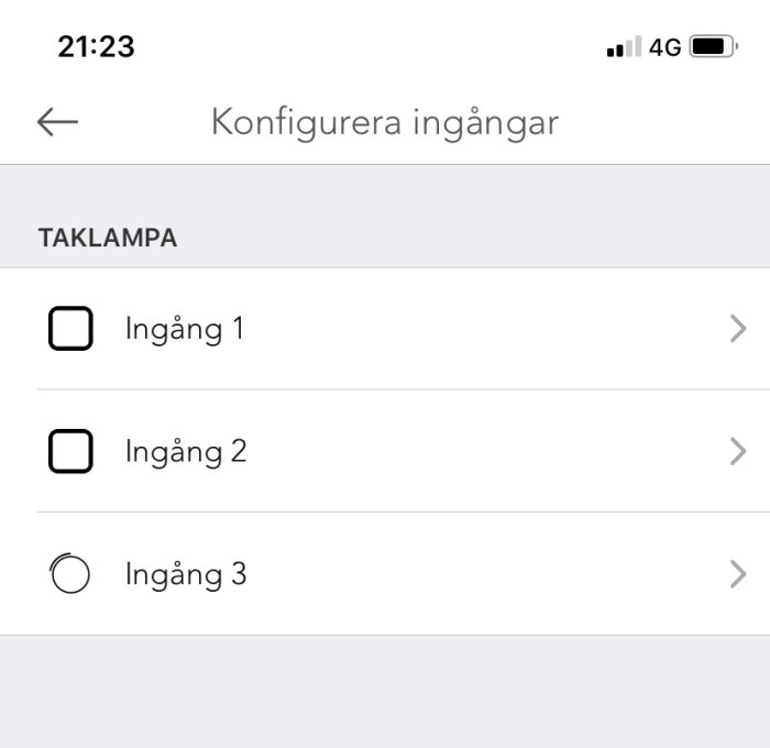 Skärmdump av app med inställningar för taklampa: Ingång 1, Ingång 2, Ingång 3.