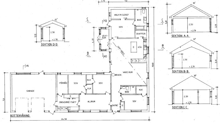 Arkitektonisk planritning och sektioner av en framtida villa med data om rum och mått.