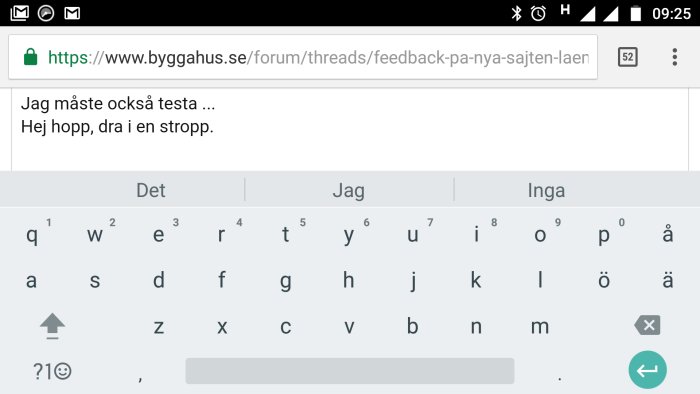 Skärmdump av ett inlägg på ett diskussionsforum med text och ett virtuellt tangentbord.