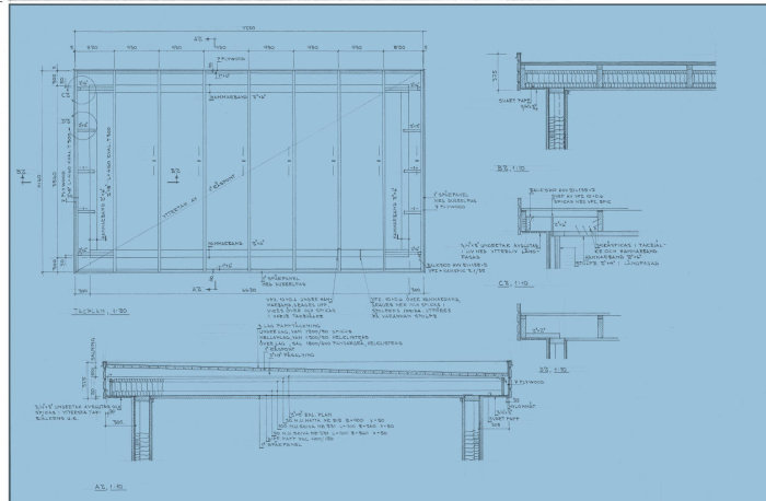 Arkitektritning som visar takkonstruktion med mått och detaljer.