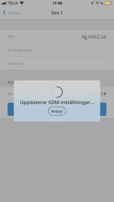 Skärmuppdatering av GSM-inställningar på en mobiltelefon med dialogrutan 'Uppdaterar GSM-inställningar...'.