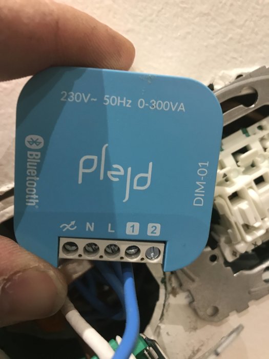 koppla in plejd dos dimmer till 2 st trapp och korsomkopplare