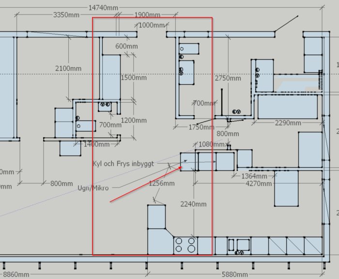 Arkitektritning av ett kök med måttangivelser och planering av köksinredningen.