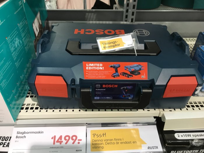 Bosch L-Boxx verktygslåda i butik med limited edition-etikett och kampanj-erbjudande.