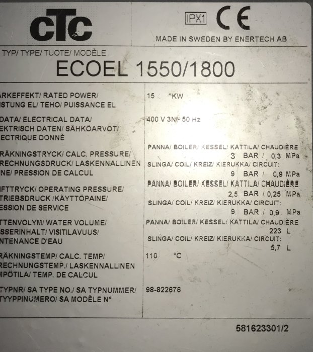 Etikett på CTC EcoEl 1550/1800 värmepanna med tekniska specifikationer, gjord i Sverige av Enertech AB.