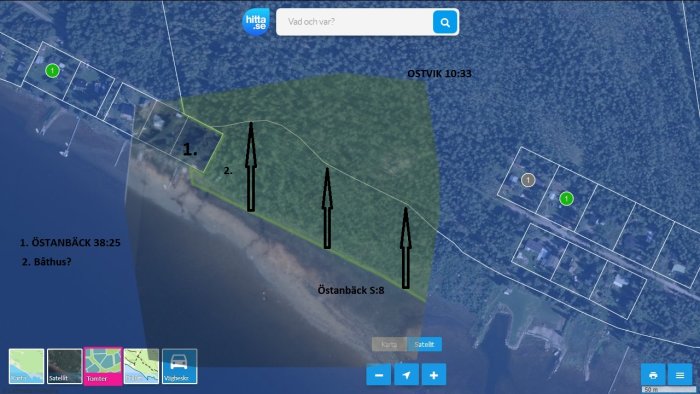 Satellitbild som markerar oklara gränser mellan Östanbäck S:8 och OSTVIK 10:33 med potentiellt båthus.