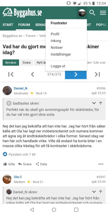 Skärmdump från diskussionsforum med öppen tråd om byggprojekt och kommentarer från användare.