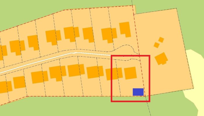 Skiss över tomt med markerad planerad plats för altan och omgivande hus i gult.