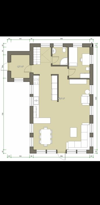 Arkitektritning av ett bottenplan med möblering och måttangivelser.