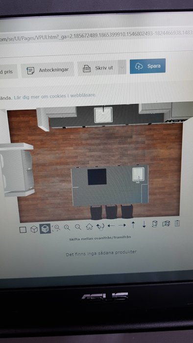 3D-modell av ett rum med köksinredning, matbord och stolar visat på en datorskärm.
