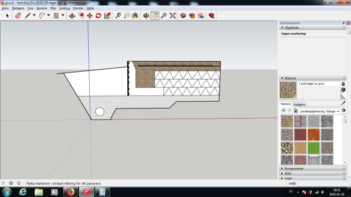 Sektionsritning av grund i CAD-program, visar lager av isolering och grus.