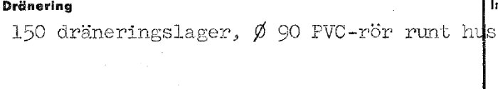 Text om dränering med specifikationer av dräneringslager och PVC-rör runt hus på en suddig skärmdump.