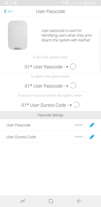 Skärmdump från en app som visar användarkod och nödkodsinställningar för ett larmsystem.