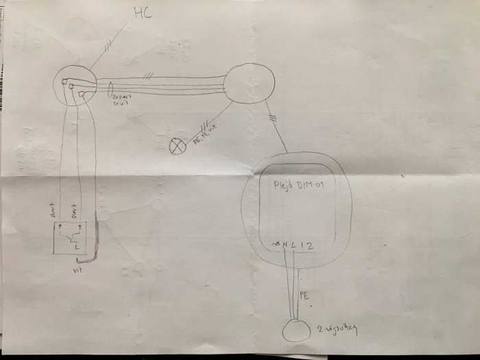Handritad skiss av elinstallation med trappströmbrytare och dimmerkoppling.