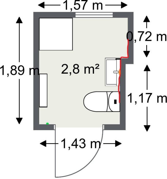 Skiss av badrum med mått, toalett, badkar, eluttag (grönt), lampa (orange), och vattenledningar (rött).