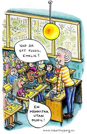 Tecknad bild av en skolklass med lärare där en elev svarar "En människa utan mobil!" på frågan "Vad är ett fossil?".