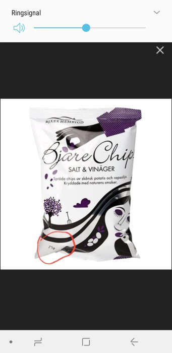 Chipsförpackning märkt "Bjäre Chips" med smaken salt och vinäger, utsmyckad med humoristiskt markerad vikt om 75g.