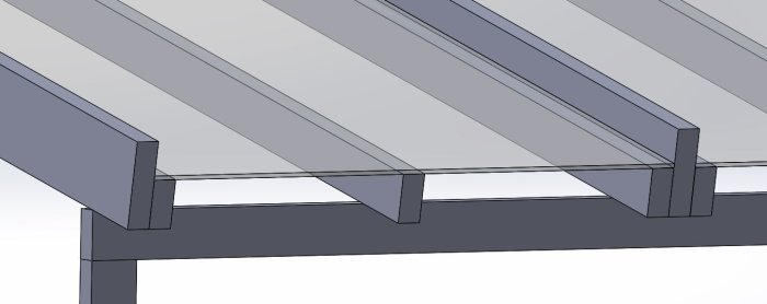 3D-rendering av en takkonstruktion med horisontella träreglar som stödjer glasrutor.