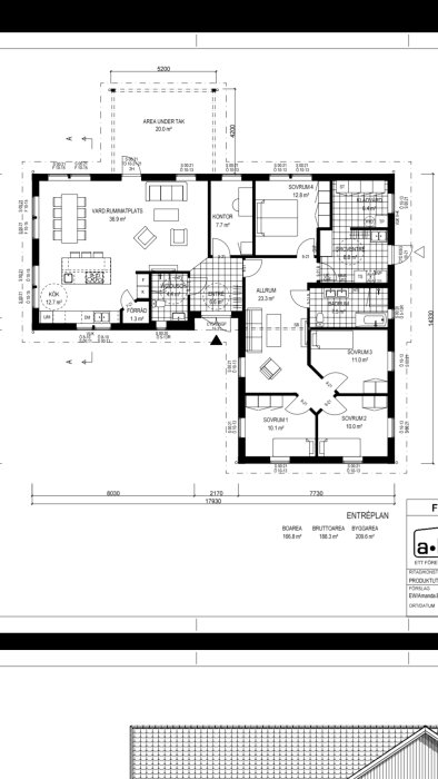 Arkitektritning av en planlösning för en bostad med detaljerade mått och rumsuppdelning.