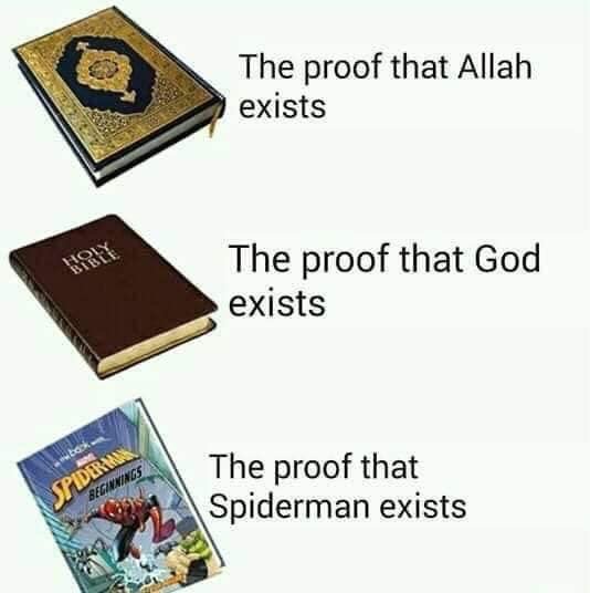 Tre böcker staplade med text som hävdar de bevisar existensen av Allah, Gud och Spiderman.