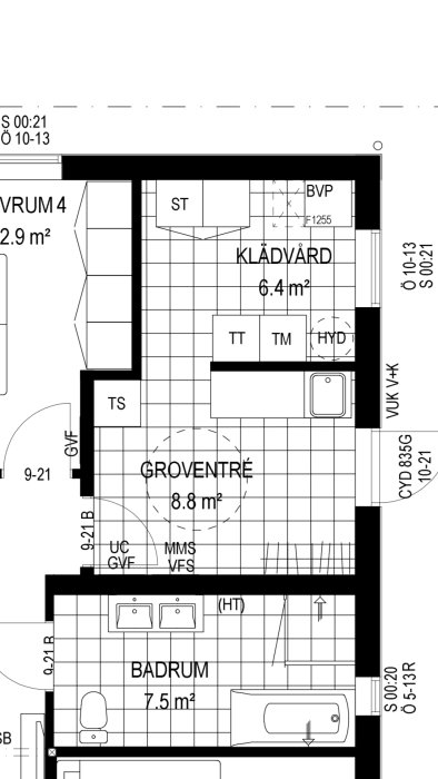 Ritning av byggprojekt som visar layouten för klädkammare, entré, och badrum med måttangivelser.