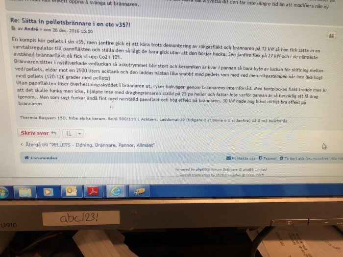 Screenshot av ett diskussionsinläggsforum om installation av pelletsbrännare.