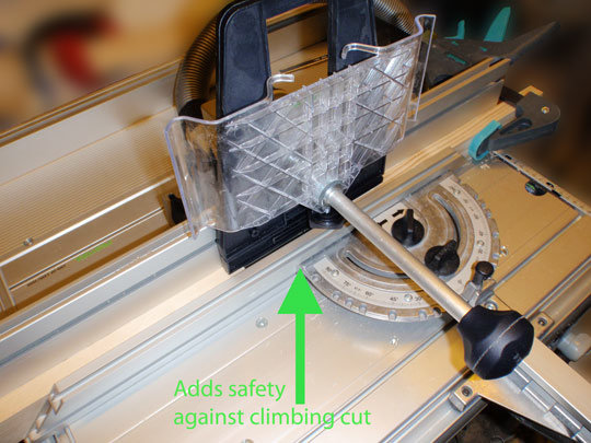 router-table-against-fence-climbing-cut-prevention-setup.jpg