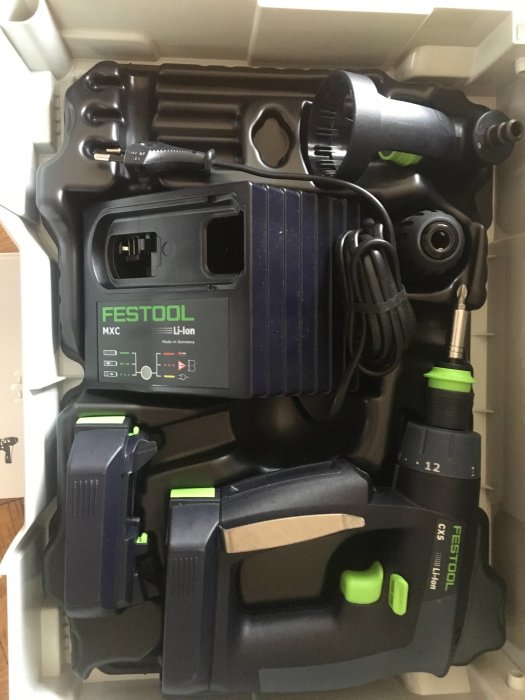 Ny Festool CXS Li 2,6 Set skruvdragare med vinkeladapter, chuckar, 2 batterier, laddare i systainer.