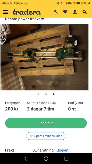 Träsvetsmaskin av märket Record Power på en pall, till salu på auktionssida.