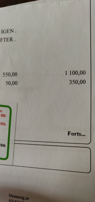Närbild på en faktura med justerade priser och ordet "Forts..." som antyder fortsättning på nästa sida.