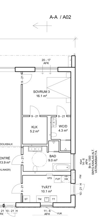 Arkitektonisk ritning av en bostadsplan med sovrum, WIC (klädkammare) och angränsande badrum.