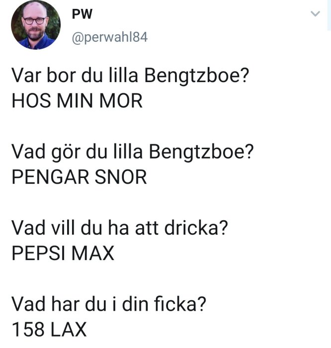 Skärmavbild av en tweet med roliga frågor och svar inspirerade av en barnvisa.